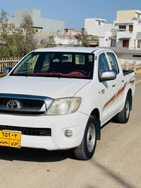 هايلوكس • ٢٠١١ • شمشمل