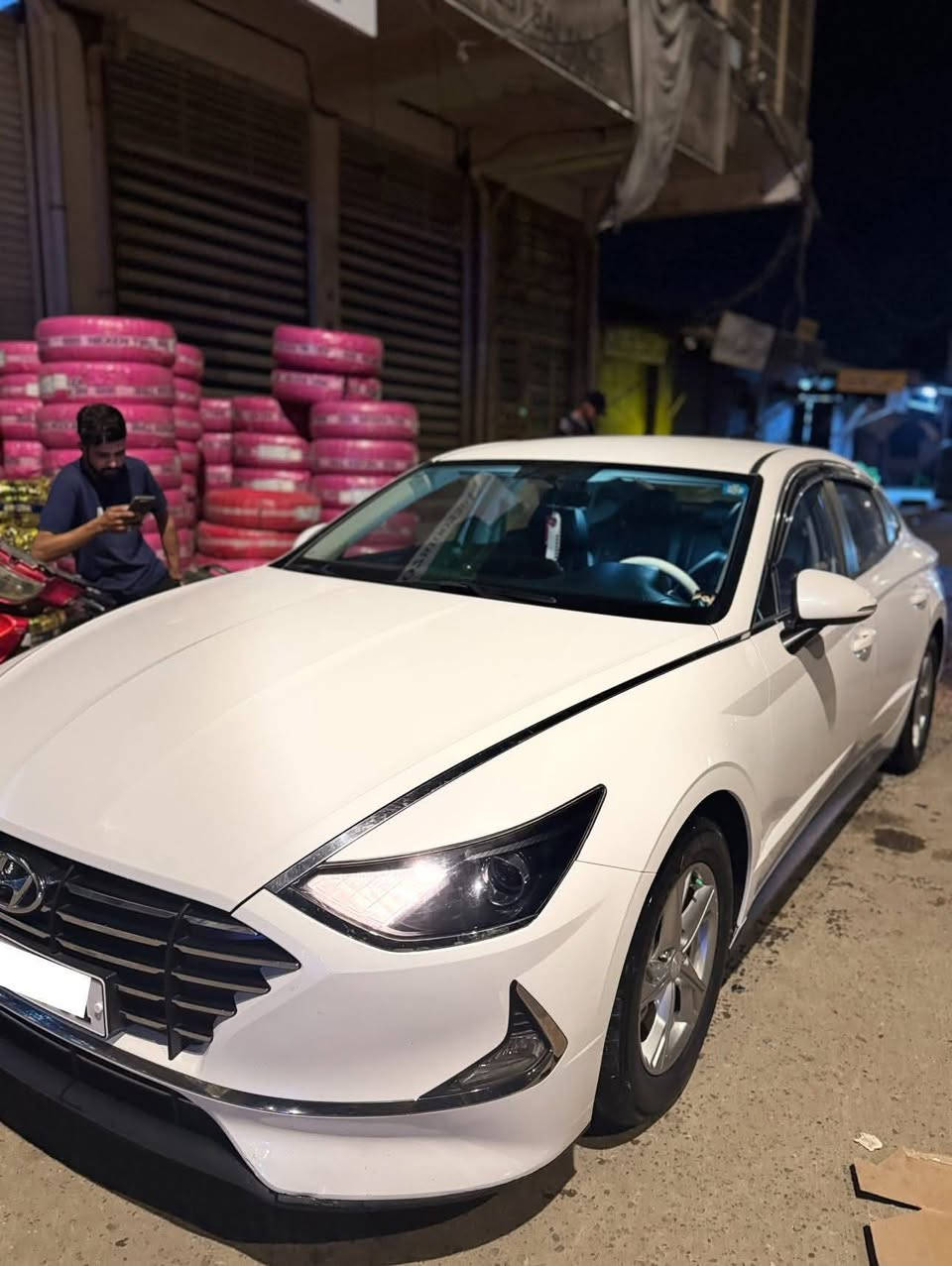 سلام عليكم سوناتا غاز بلادي موديل 21
بيه صبغ جاملغ خلفي (فقط صبغ)
تحكم استيرن
مثبت سرعه
سايد بريد دكمه
شاشه
حساسات خلفيه
مري شفط
السياره خير من الله 
تانكي 80لتر حقيقي
175وبيه مجال
***********
