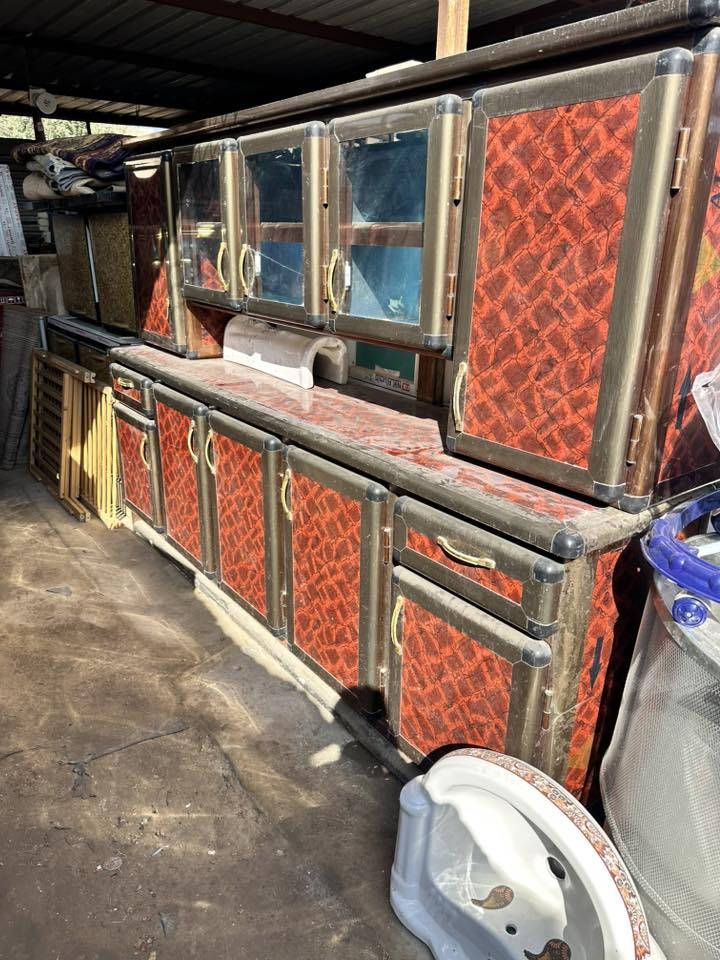 السلام عليكم اخوان الله خلقني لتحدي كافه الغراض المنزليه للبيع والشراء والمراوس جاهزين لتواصل عالمسنجر والواتساب (قادمون بقوه الله) هذا رقمي ***********
