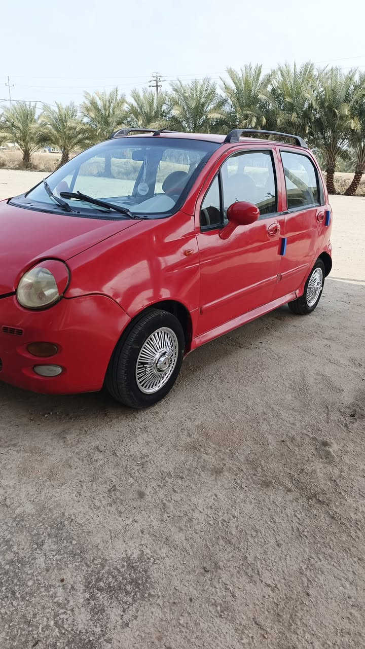 السلام عليكم سياره كيو كيونضيفه كلشي بيها جديد تخم تاير كير محرك  دوشمه جديده كهربائيات جديده يعني مرتبه راعيها موجود ويريد تحويل مباشر السعر 28وبيها مجال بصيط للشراي  مكان كربلا حي العسكري للاستفسار ***********
