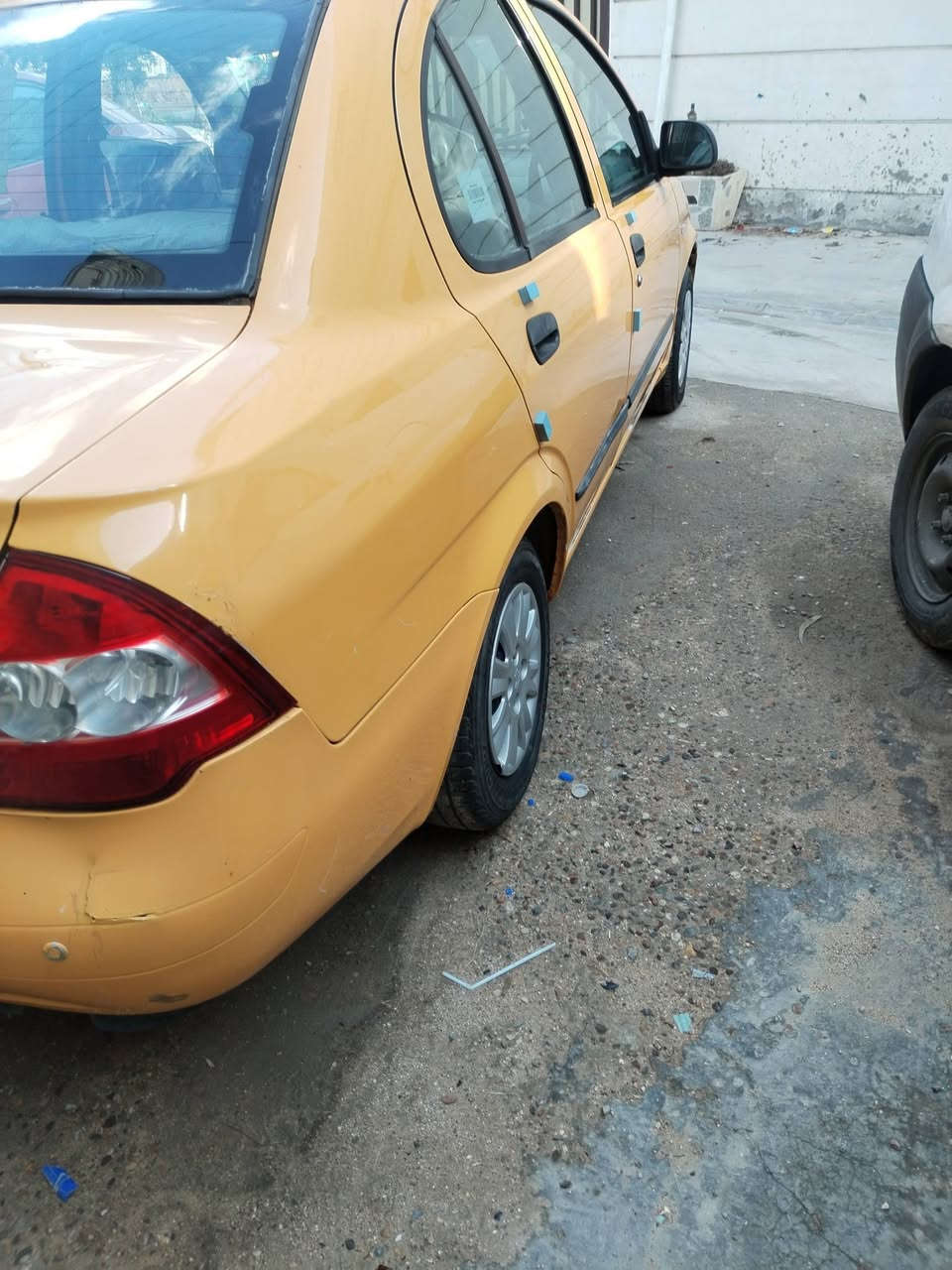 سلام عليكم عندي سياره طيبه للبيع موديل 17 سياره حلوه السعر 44 بغداد الوزيرية رقمي ***********
