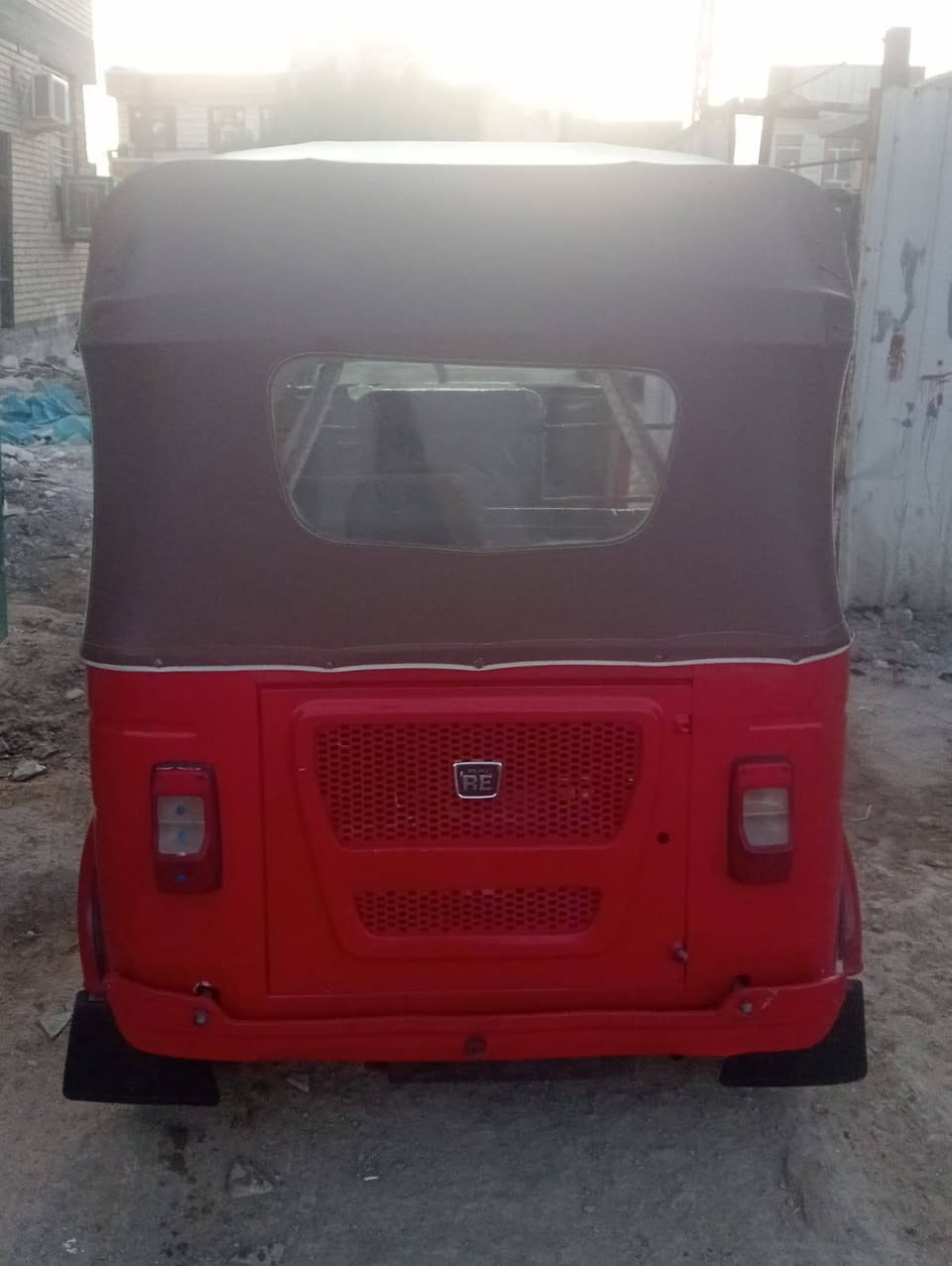 سلام عليكم تكتك موديل 22 شهر  10 رقم وتحويل ب8 وبيها مجال المكان البياع رقمي ***********
