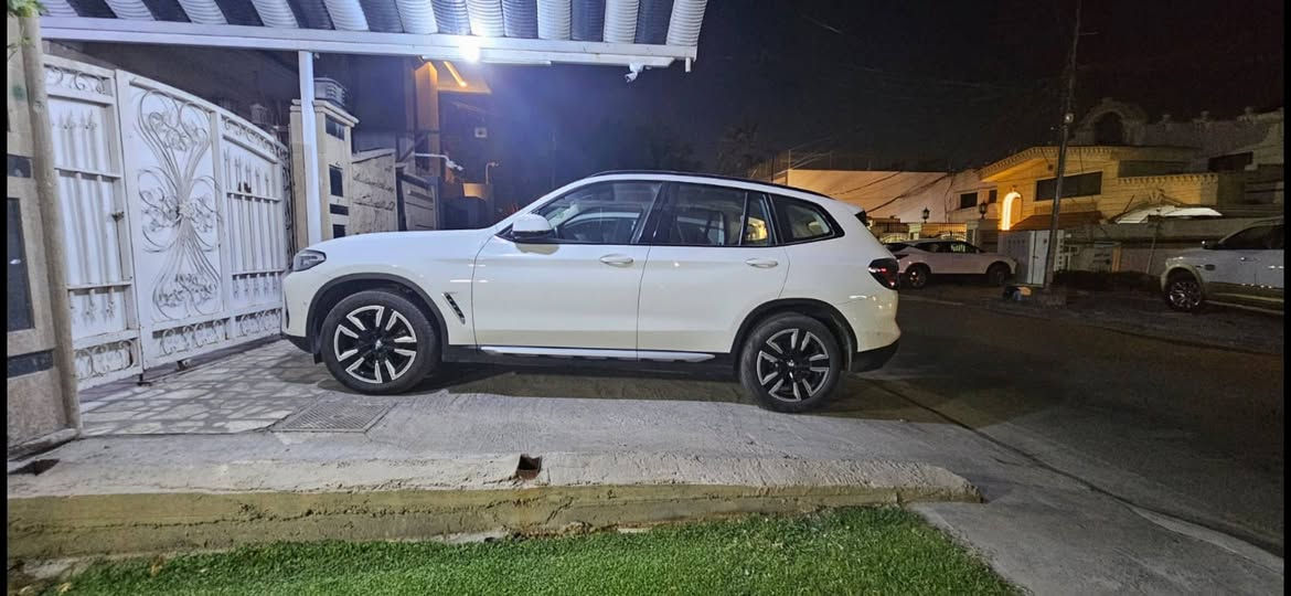 bmw x3 2023
السيارة خليجية وكالة العروش رقم اربيل مكفولة كفالة عامة فول مواصفات  دهن وصيانة كلة بالوكالة بعدها بالضمان ماشية ٤١ الف مكان السيارة بغداد المنصور 
السعر ٣٦٠٠٠ وبي مجال 
***********
***********

