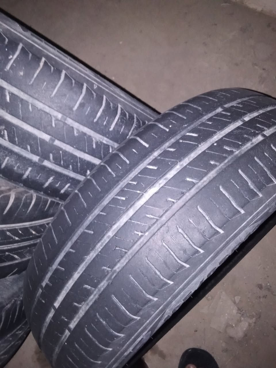 السلام عليكم تايرات سايبا نضيفات كلش
سعر تك ٢٠ الف
وهذا رقمي ***********
