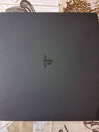 بلاي 4 • مستعمل • قابل تفاوض