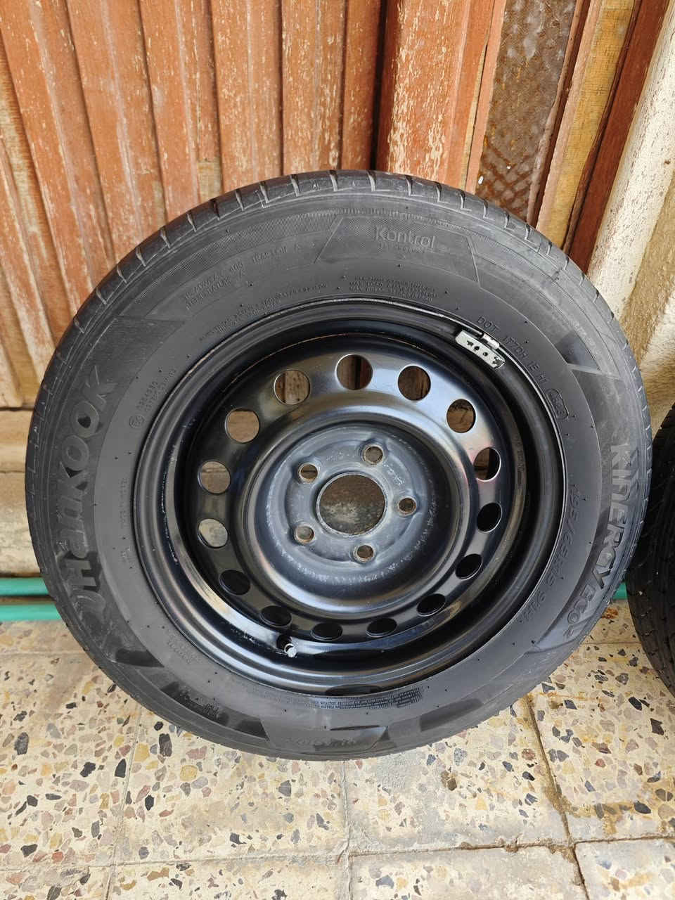 السلام عليكم ويل وتاير تخم للبيع حجم 15/65/195 مال النترا السعر 300 وبي مجال تواصل *********** موجود واتساب
