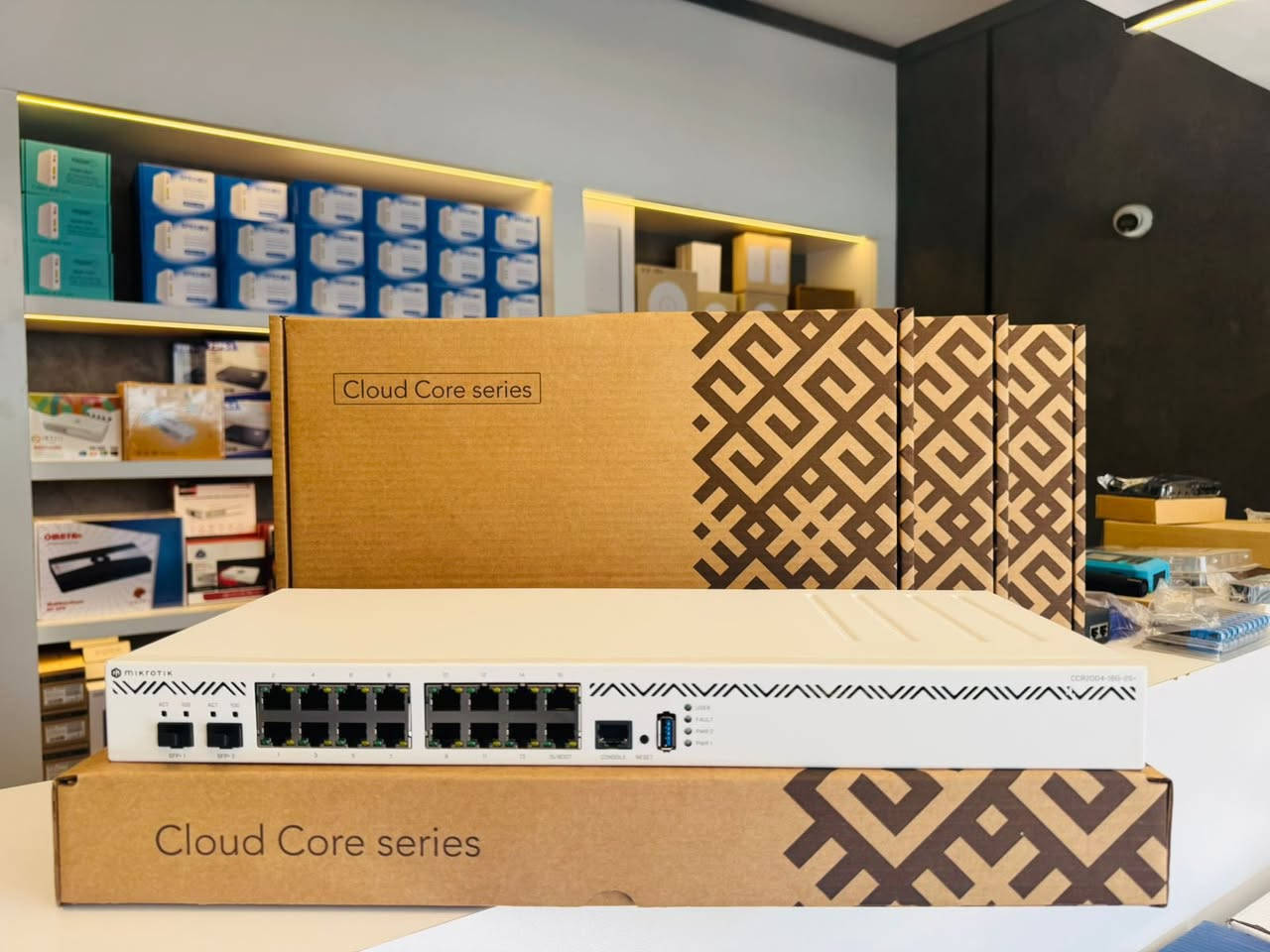 **MikroTik CCR2004-16G-2S+ 🚀**
قوة حوسبة استثنائية وأداء احترافي لإدارة الشبكات المتقدمة بكل كفاءة.

💼 **من سلسلة Cloud Core**
✅ 16 منفذ جيجابت إيثرنت
✅ منفذا +SFP لربط الألياف بسرعات عالية
✅ أداء قوي لمعالجة البيانات والاتصالات بكفاءة عالية
✅ مثالي للشركات، مزودي الخدمة، ومراكز البيانات

📦 **CCR2004-16G-2S+**
**السرعة • الاعتمادية • الأداء الاحترافي**

📩 تواصل معنا الآن لمعرفة المواصفات والأسعار، وارتقِ ببنية شبكتك إلى مستوى جديد.
#MikroTik #CCR2004 #CloudCore #شبكات #سيرفرات #تقنية #Networking #MikroTikCCR2004


**إذا كنت صاحب هذا الإعلان وتريد حذفه لأي سبب، رجاءا أرسل رسالة إلى الدعم الفني**