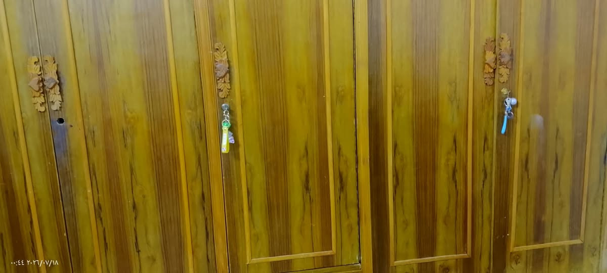 السلام عليكم عندي قنصور للبيع السعر 30050 وبيها مجال ***********
