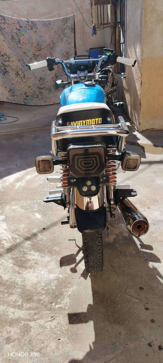 ماطور اربعه كير للبيع ماطور كامل ما عايز له اي شغله السعر على الخاص ***********
