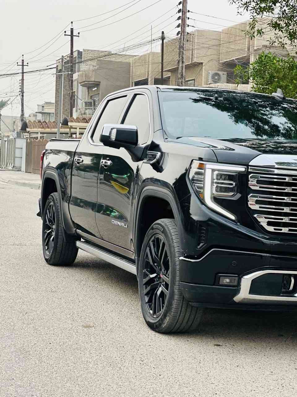 سلام عليكم جمسي صندوك وارد امريكي  اعلى مواصفات دنلي  مديل 23 اسياره امفوله ماحاجه اذكر مواصفاتها اعلى فها ثاني يوم ترقم بسم المشتري السعر 320 بدون رقم مكان سياره بغداد حي العامل التصال على ***********
