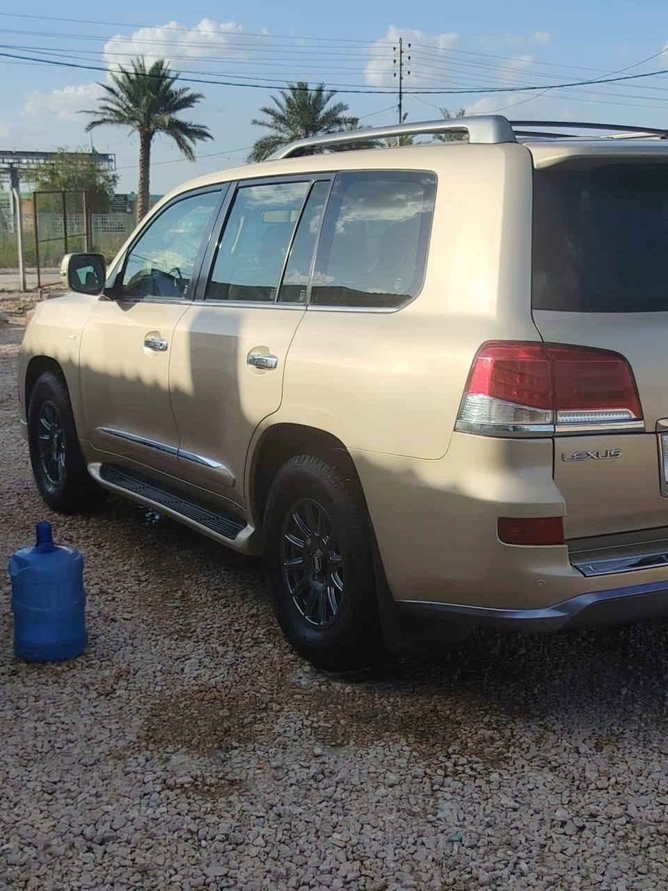 السلام عليكم
أدوات أدوات

كفاله من الكص

لكزز موديل ١٢ اصل

فول مواصفات سياره جاهزه على آخر حبايه

بدون لوحات بيع فقط

السونار مرفق وياها السعر ١٧٠

***********
