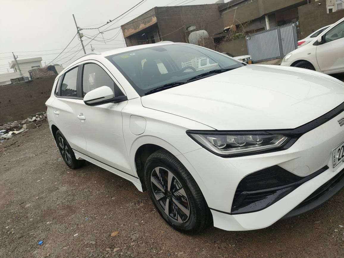BYD e2 
فول کارەبای بە یەک شەعن 405 کیلۆمەتر ئەروات سەیارەکە هیجی نیە 2025 هەمووگیای بەشەرتە 3000کیلۆمەتر ڕۆیشتوە
سەعری 125 کەلاو مەجال  گۆرینەوە ناکەم *********** أربيل, العراق
