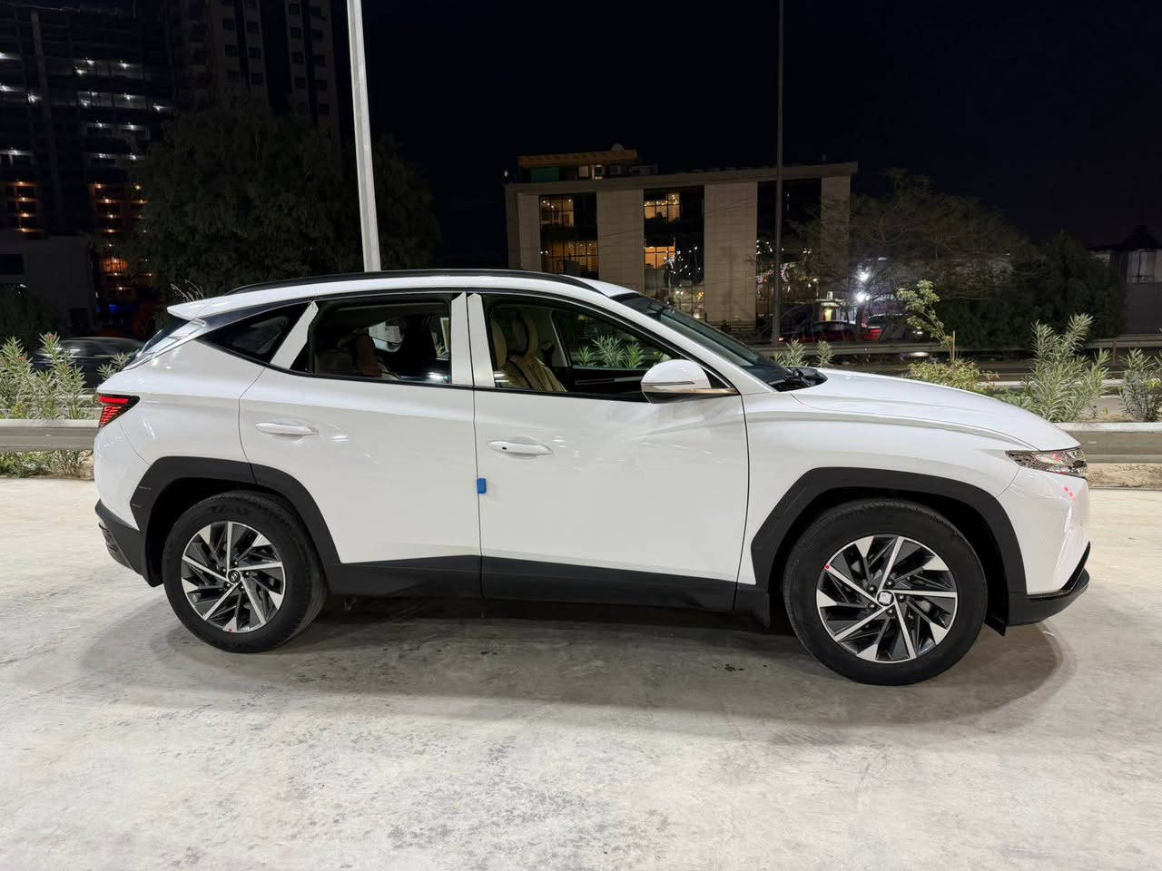 كفاله عامه الستفسار***********
ماشيه41
كشنات ثنين كهرباء
كشافات 
مري قلابه 
مكاني الصليخ600 بغداد, العراق
