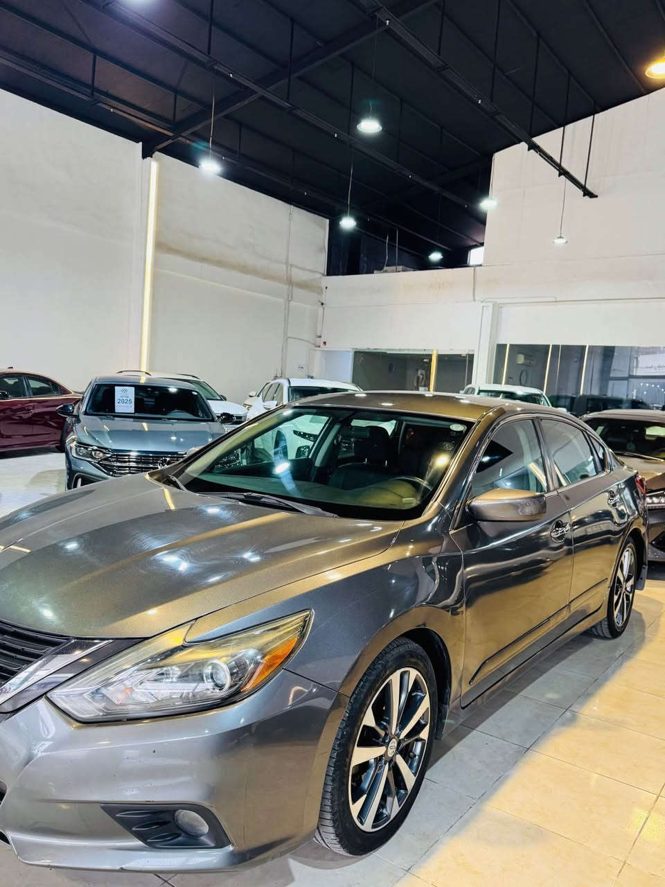 نيسان ئالتيما ئةمريكي موديل 2017 رةنگي نةوتي مواسفات SR فوول مواسفات تةنها سلايت نية سةيارةك جوان نوية پيش و پشت كةپس ٣ پارچةي هةية دوو دةرگا چاملغي پشتي بي ناوگرتن ٩٤ ميل رويشتووة بة ناوي خومة سعري ١٢٥$ وةوةقة مةجال - گورينةوةش دةكةم ***********📞 أربيل, العراق
