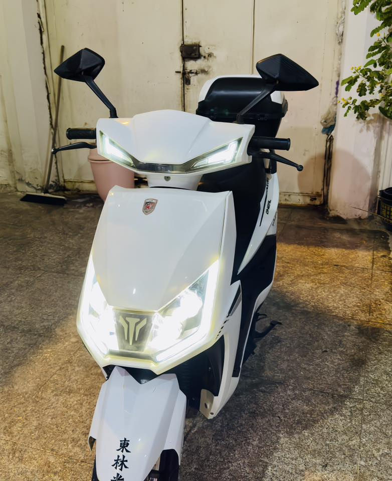 دراجة شحن سكنس
للبيع 

اللون أبيض نضيفة جداً 

3 نمرات السرعة 99 

6 بطاريات 32 امبير ونلي 2026

ماشية 2500

صندوق كبير داخلي وخارجي

ملف 1500 حقيقي 

لايت عالي ناصي 

هورن 

كهربائيات كلهن شغاله 

بيهه r ترجع للخلف 

حساسات تشغيل عن بعد

السعر 850 الف وبيهه مجال 

عنوان : البصرة الامن الداخلي 

الرقم: ***********
