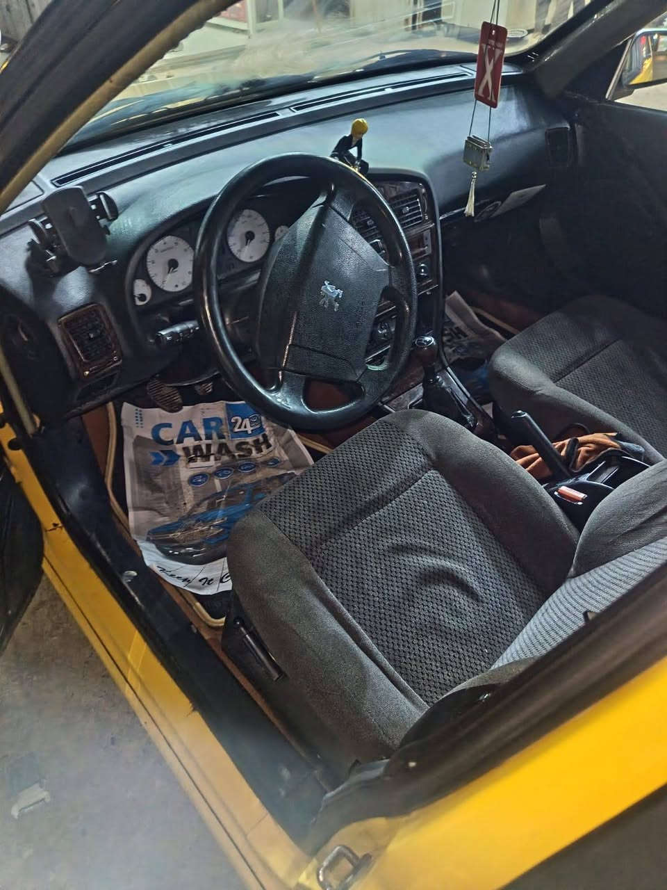 سلام عليكم بيجو بارص
البيع موديل 2015
كير مكفول محرك بدايت تبخير ماتنقص  سياره 
بيه بس جاملق خلفي لايسر باقي مكفول 
سعر 45وبيه مجال 
لاتصال ***********
