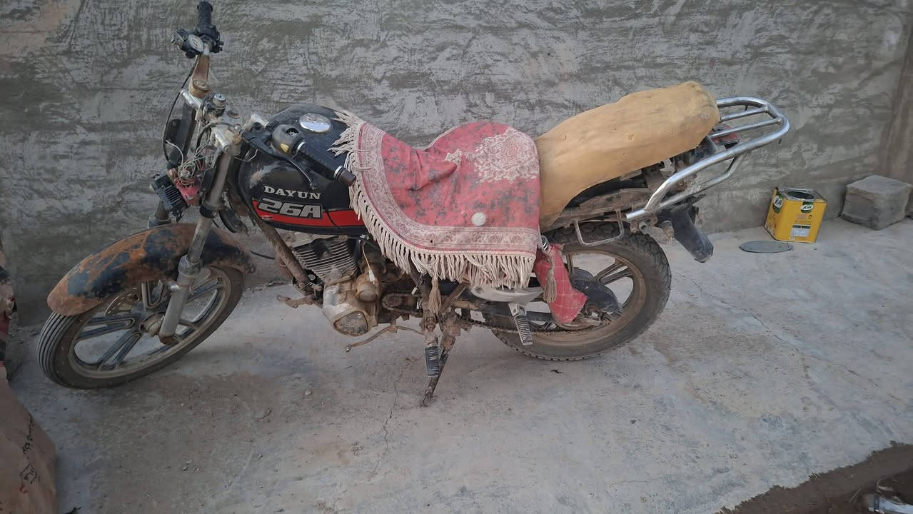 سلام عليكم دراجه للبيع شغاله نكره سلف 
مكينه خير من الله شلعه فول بدون أوراق سعر 180وبيه مجال مكان ديالى الخالص الاستفسار ***********
