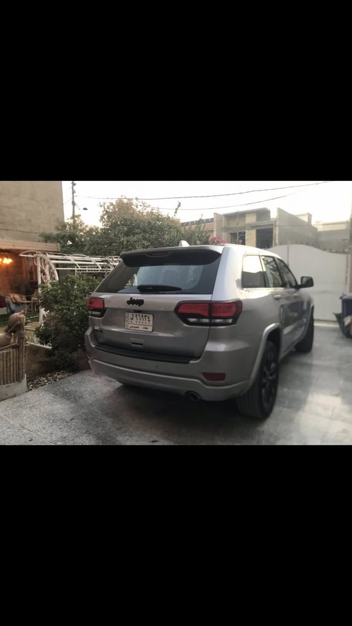 سلام عليكم جيب لاريدو بلاك توب موديل 2021وارد امريكي للبيع فقط فتحه بصمه تشغيل عن بعد رادارات جانبيه و خلفيه ونقاط عمياء و مثبت سرعه 
سستم صوت alpina  9 سماعات ودمام تدفئه مقاعد وستيرن تحكم كشن كهرباء جنطه كهرباء وضعيات echo - normal - sport  شاشه جبيره حادث جاملغ وبنيد بدون دواخل صور الحادث ورقم شاصي مرفق مع الصور مكان السياره بغداد الدوره جمعيه خير الله سعره 26500$ دفترين وخمسه وستون ونص الاتصال *********** تحياتي
