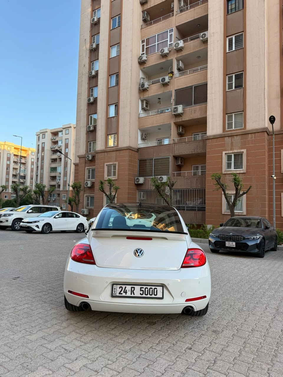 السلام عليكم
فولكسواكن بيتل ار لاين Volkswagen Beetle R Line
موديل 2015 وارد خليجي
السيارة ماشية 77 الف كيلومتر 
المواصفات فول فقط بدون كاميرا و كشنات قماش 
حساسات امامي و خلفي بانوراما اضاءة داخلية 3 الوان نظام صوتي Fender شاشة كبيرة ويل 18 انج سبورت و بقية المواصفات المعروفة
بيها قطعة وحدة صبغ نص البنيد بدون ايرباك دواخل و كير و مكينه مكفولات 
*********** كورك او واتساب
***********
ملاحظة: الرقم مو ويه السيارة
