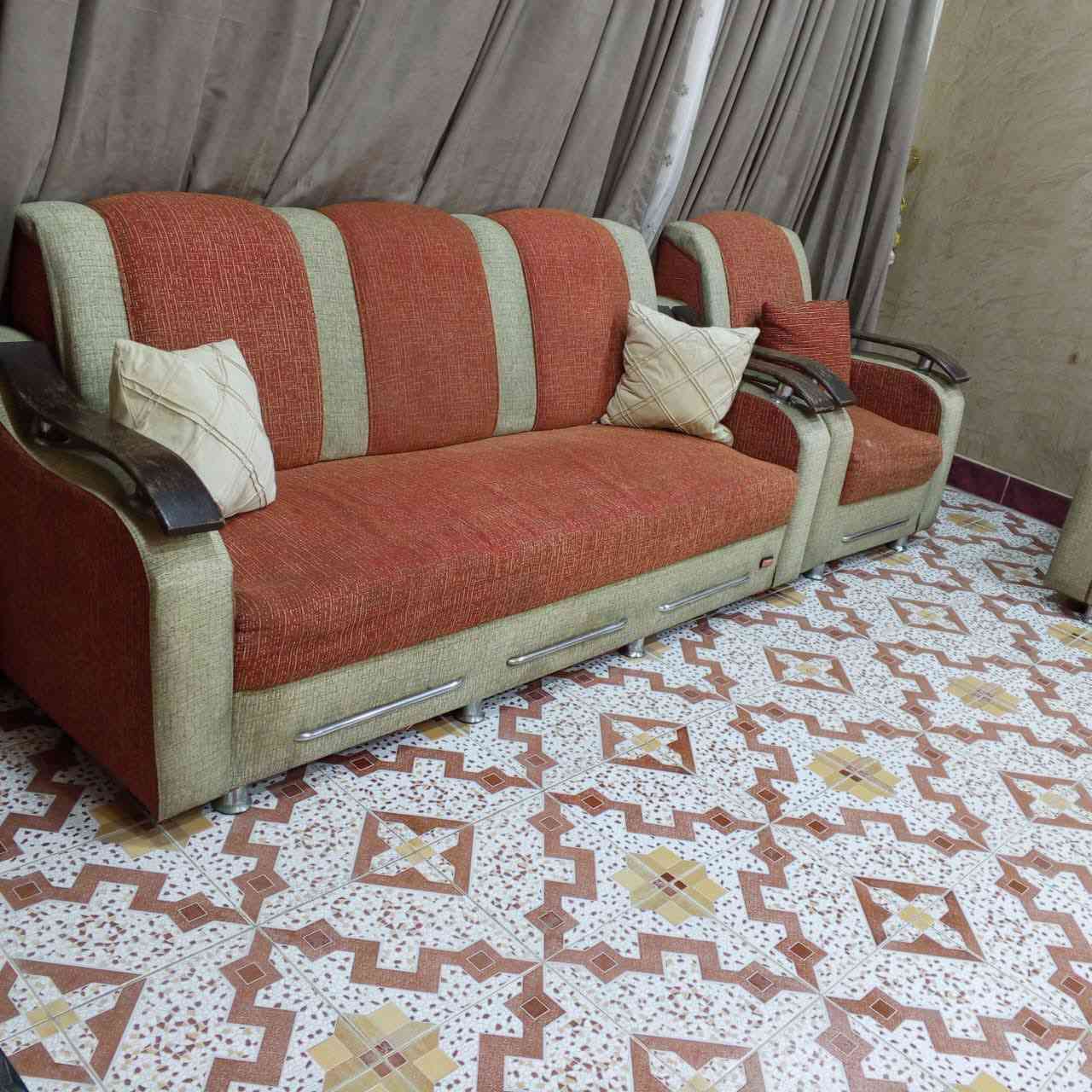 عربانه اطفال الصينية السعر 25 الف 
تخم ونصف نضيف جدا السعر 350 الف
للاستفسار 
***********
الاسعار نهائية قفل
