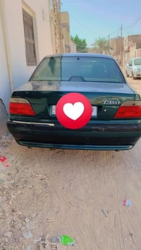 بي ام 735 • رقم دولي • نقوصات