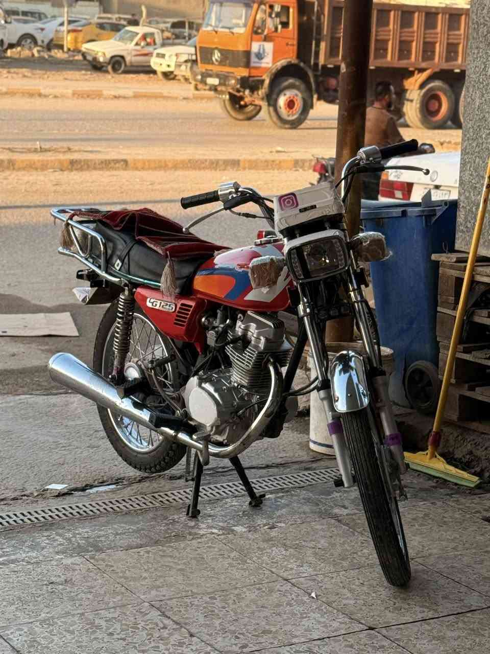 السلام عليكم نامه شلاامجه شاصي مويل 19 الدراجه اصولي  نضيفه مكينه برغي مامفتوح بيه مكان ديوانيه حي السكري                    ***********
