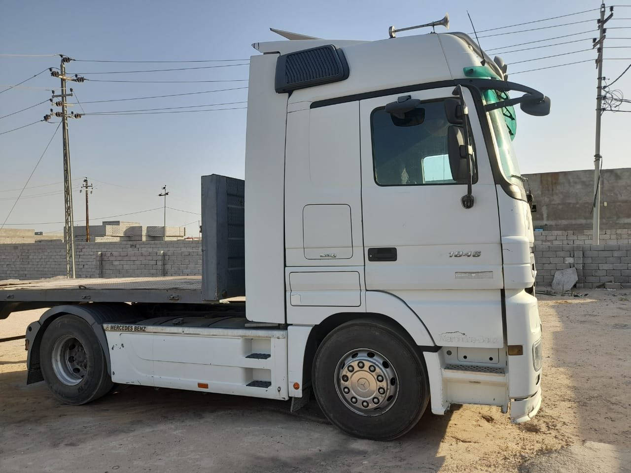 اكتروز الفين 8 مسجله بل سنويه صهريج نافذه رقم بصراه حجم 46 كفاله عامه سنويه بسمي السعر 320 رقم تليفون***********
