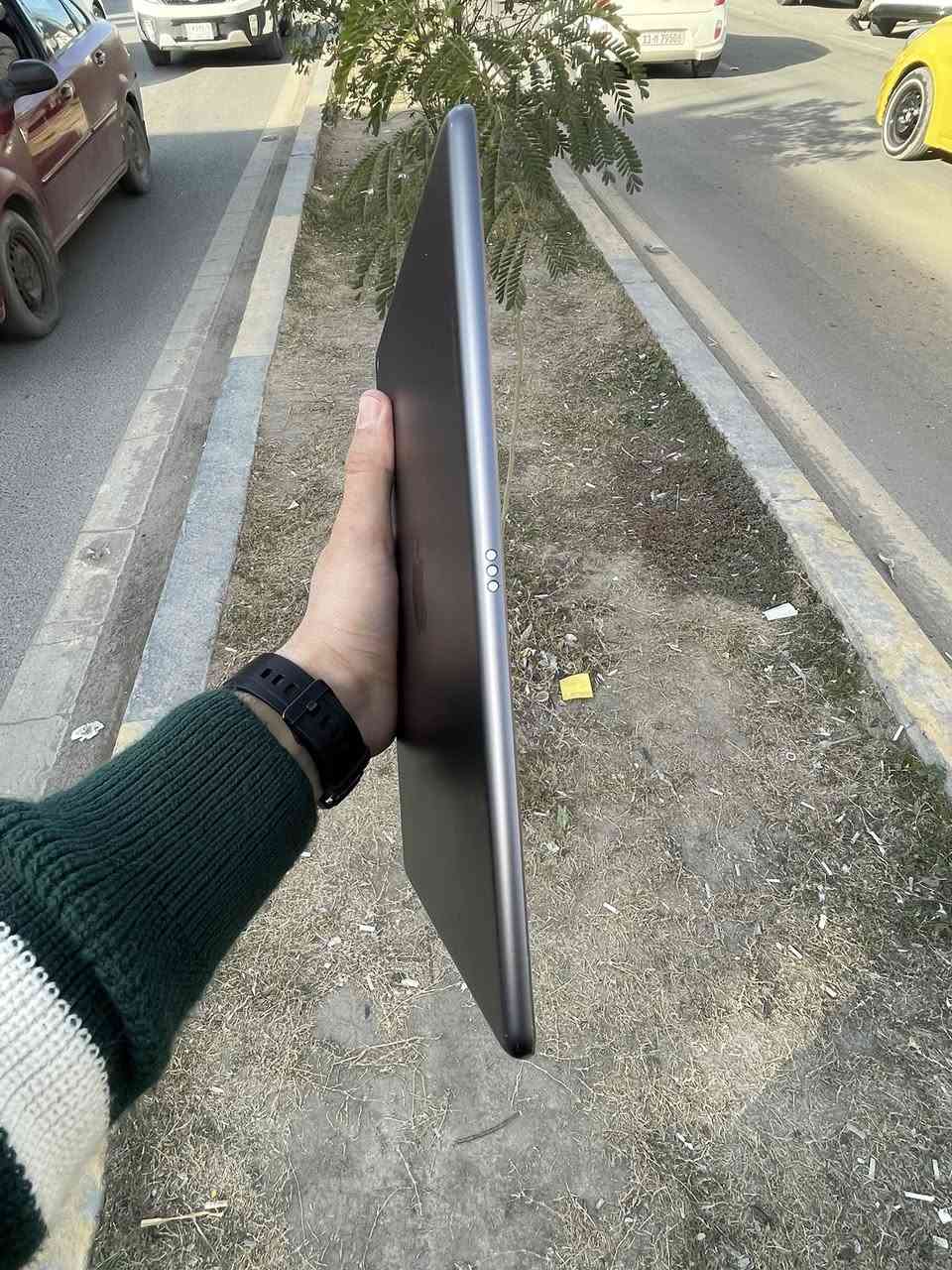 ايباد ابل الجيل ٧ ذاكره ١٢٨ كلشي بل جهاز شغال ومابي مشكله
سعره كلش مناسب للأستفسار 
***********
