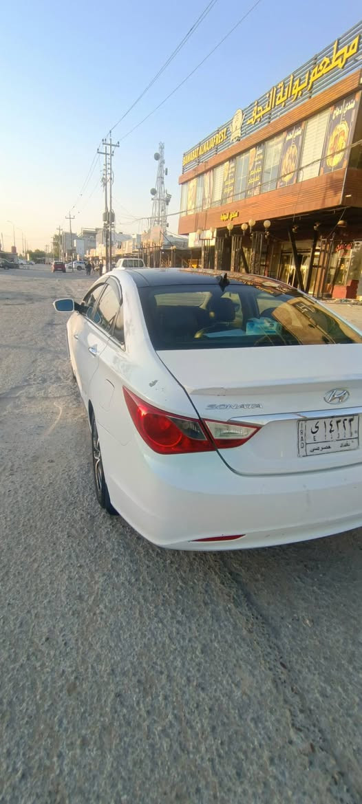 السلام عليكم
السعر ٩٣ وبيها مجال 

سوناتا وارد امريكي فول مواصفات 
رقم بغداد مشروع وطني للاستفسار

الاتصال ***********
