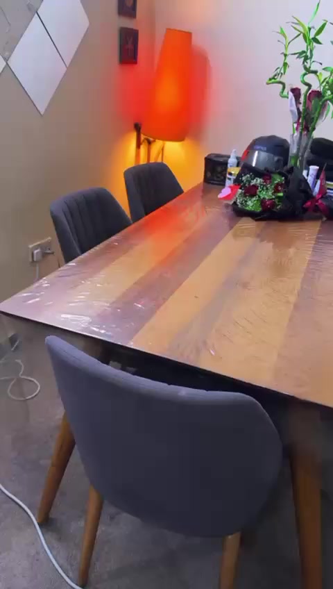 تخم قنفات للبيع مع ميز طعام السعر مليون و ٧٠٠ وبي مجال للعلم مشتري تخم القنفات بس عدا الميز ب ٣٠٠٠ دولار من برونز 

***********
