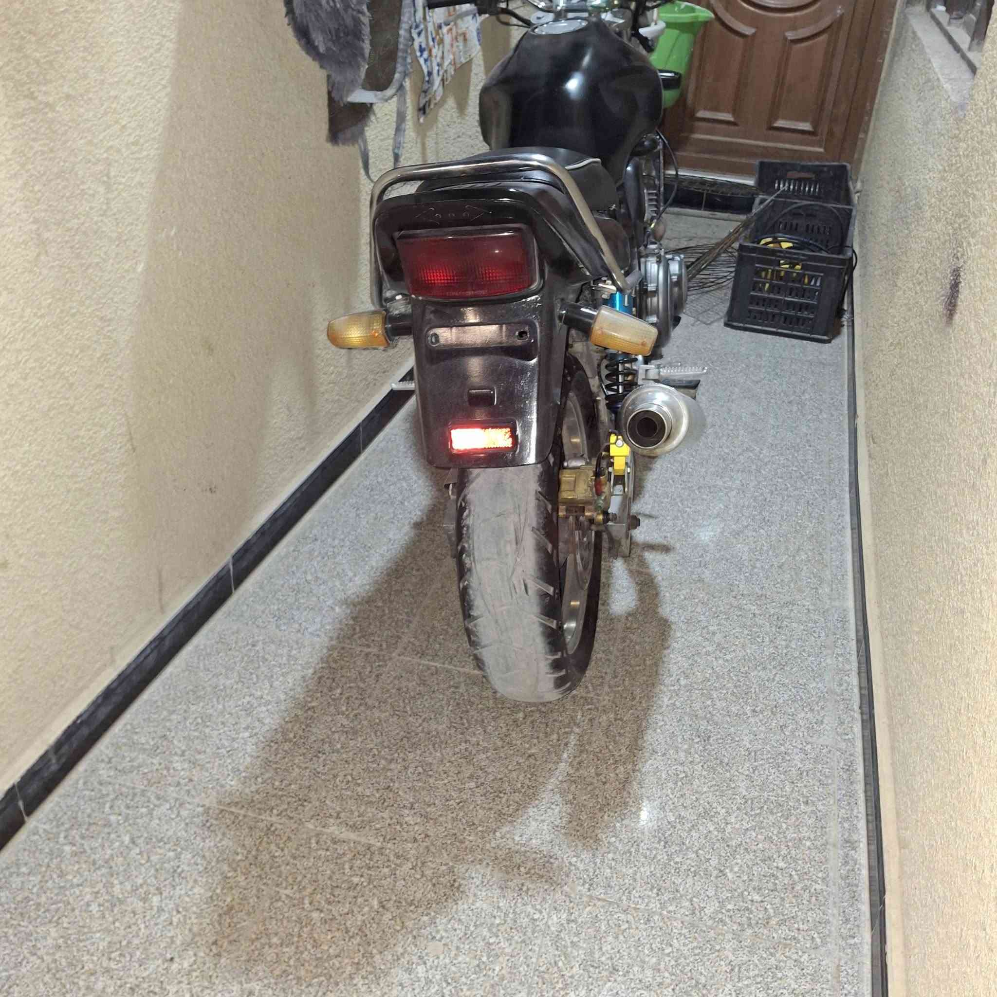 السلام عليكم
للبيع دراجة سيبي فور 400cc جيل اول 2001 دراجة حلوة وخير من الله نكرة سلف بكل وقت اوراق كاملة  نقص دراجة فقط استاند وسط الباقي كلة كامل مكان دراجة ديالى بعقوبة شارع الديري استفسار اكثر خاص او واتساب او على رقم *********** 
سعر الدراجة $15 بيها مجال شراي بيك خير ودلل
