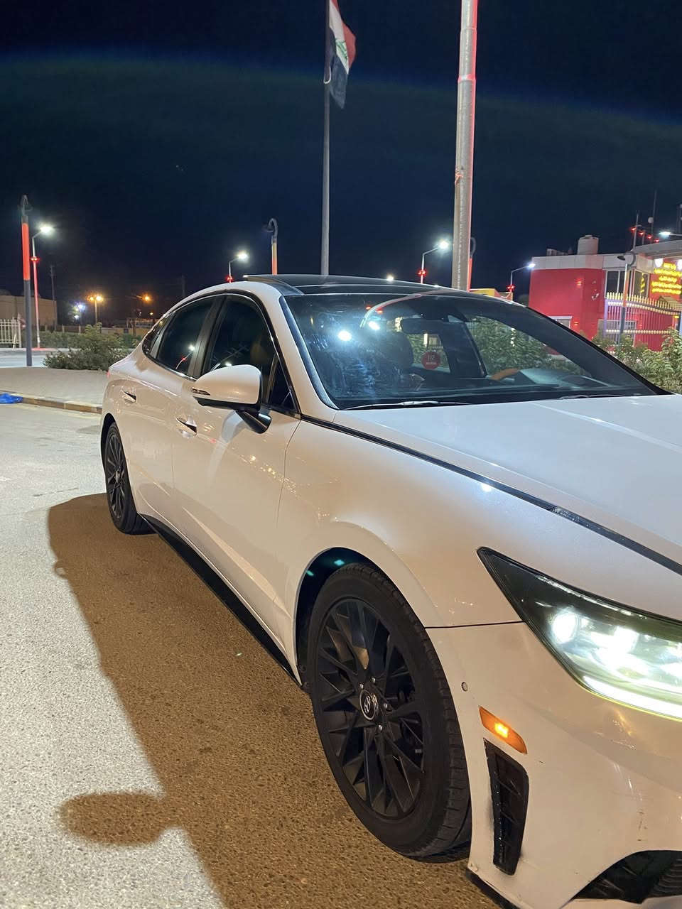 يا الله 
اخوان سوناتا2020 وارد امريكي 
فول مواصفات لمتد 
بنوراما 
رادار 
مثبت سرعه 
تحديد مسار 
قياده ذاتيه فول مواصفات
تشغيل عن بعد وتحكم بل بصمه للامام والخلف 
نقطه عمياء 
فول. للأخير وبعد الموصفات المعروفه عن السوناتا 
السياره حادثها بامريكا صفحه السايق مبدل بيها بابين 
وصبغ الچاملغات الامامي ولخلفي 
للتواصل رقمي وتساب فقط ***********
