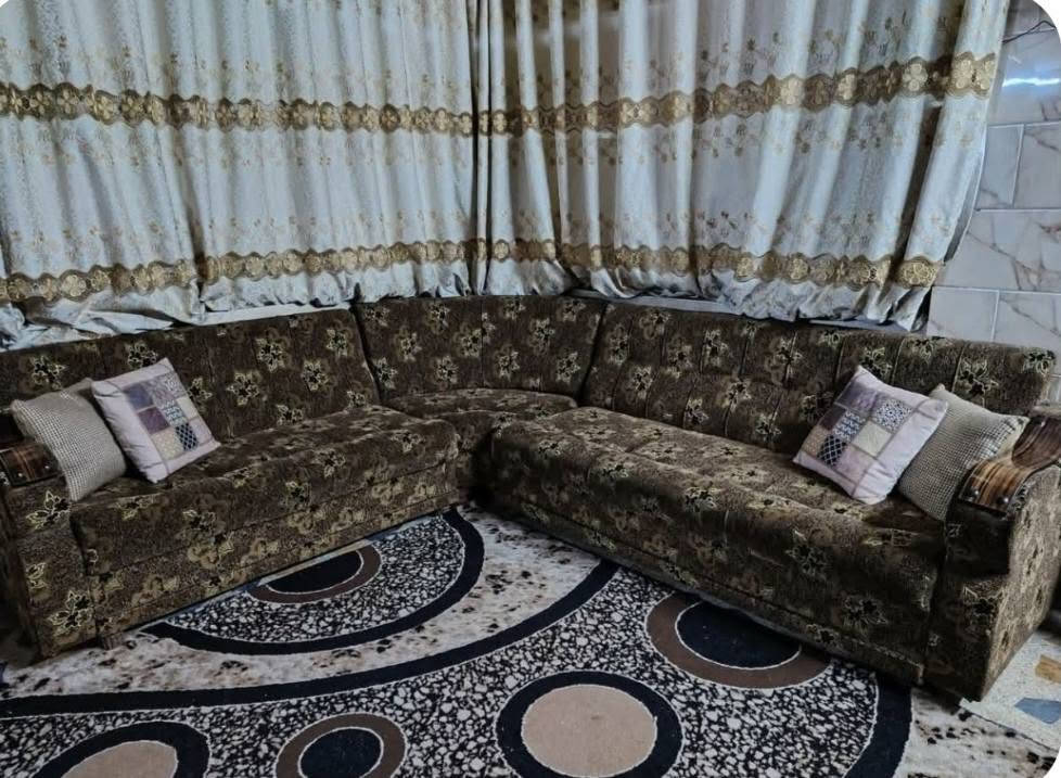 ديوان زاويتين السعر 450 وبيه مجال 
غير متواجد عل الفيس للاستفسار عل الرقم ***********

