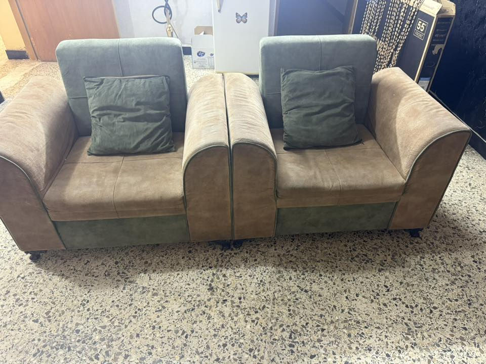 ٧ مقاعد مكانه الدوره مستعجل ع بيعته السعر ٧٥ الف
***********
