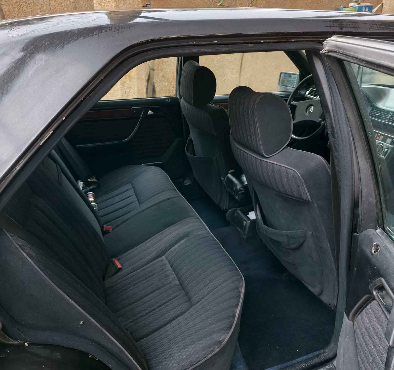 السلام وعليكم
عندي مارسدس دب موديل ٩٢ رقم بغداد ( باسمي )دولي 
مكان ديالى بعقوبة محرك وكير بطه 3000
ديلكو المرغوب 
السيارة بدون حادث داخل مخمل نضيف وجيد جدا 
م/الفتحه طكة وحدة
قواعد دبل بلاد 
باتري جديد  
جام ٤ كهرباء 
سنتر لك 
ABS شغال 
اريل كهرباء
ويل تفاحه ٤ 
تخم تاير جديد
محرك وكير خير من الله 
ادامة بلكات نوزلات جددد
بكلايت دخاني اصلي 
كهربائيات كلها شغالة 
تراي وين متريد شلعه معدل طيارة  واقتصادية بل صرف  
والشراي يتصل 
***********
