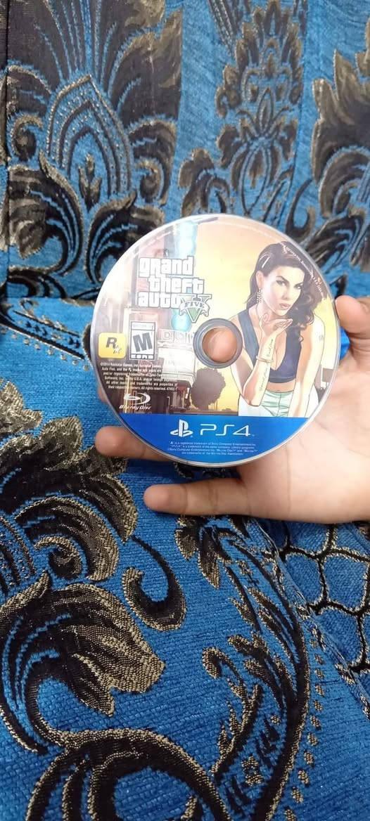بلي 4
مع كامل ملحقات مع يدات العدد ٢ وعندي ٢ مو شغالات 
وفيفا22
كاد وف وار 4
بيس 16
gta4
السعر 220 وبي مجال


**إذا كنت صاحب هذا الإعلان وتريد حذفه لأي سبب، رجاءا أرسل رسالة إلى الدعم الفني**