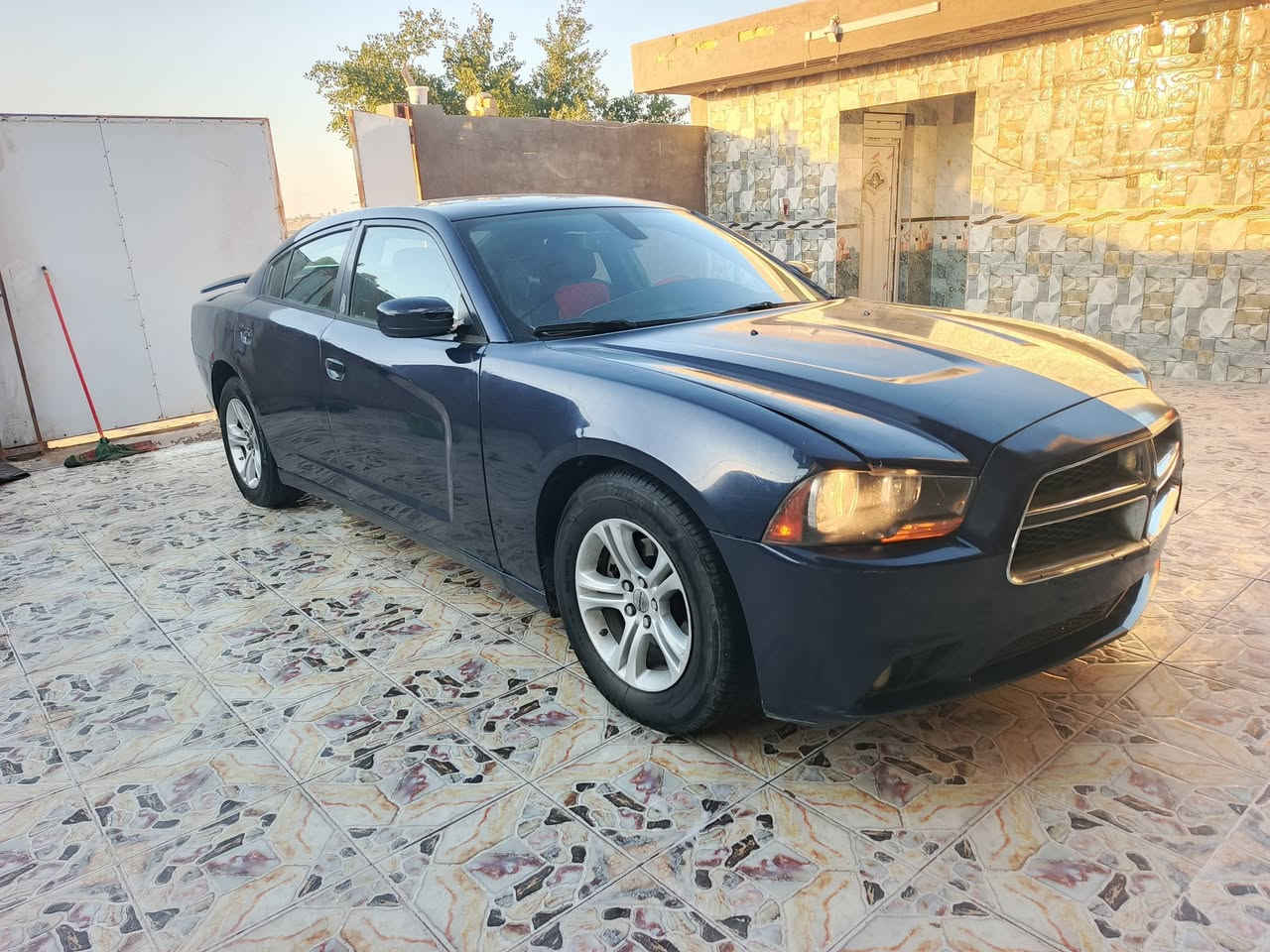 شارجر موديل 2014  اصل رقم بغداد حره تحويل ثاني يوم سنويه مجدده 27 مشروع وطني وارد امريكي ضربته موضحه بل صور بيه جاملغ امامي  صبغ وجاملغ الخلفي صبغ فقط والباقي كفاله عامه من الضربه القويه وتبديل والكص والعيب الشرعي مكينه 6 سلندر وكير وحداديه وتخم تايرات واكسن كله مكفول سياره جاهزه مال جناي بمعنه الكلمه مواصفات تحكم ستيرن شاره بل مرايه شاشه كبيره كامره دسك خلفي وأمامي ويل كب مكان سياره ناصريه سعر 135 بيه مجال قليل رقم الهاتف ‏‪***********‬‏ أنه مكلف بل نشر خابر راعيه بيك خير وتدلل
