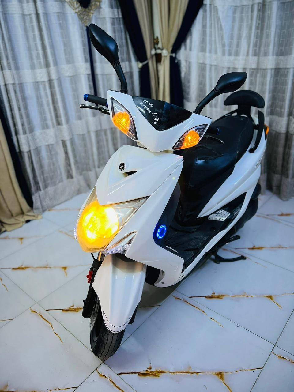 سلام عليكم سكنس لد للبيع دراجة بيهة كور رياضي وكلجات رياضي كاملة أي نقص  مابيهة ماشية 35 ألف مكينة ناعمة سعر مليون ومية مكان حي القاهرة *********** متواجد ع واتساب
