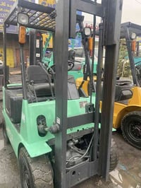 اللبيع رافعه طن ونص  مسبوشي ياباني كاز رافعه جاهزه العمل السعر 37 وبيه...