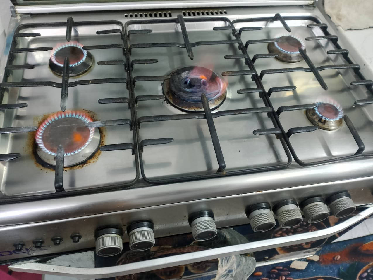 طباخ ديكو مصري خمس عيون وفرن فوك وجوة بحاله جيده السعر 350مجال بسيط ***********
