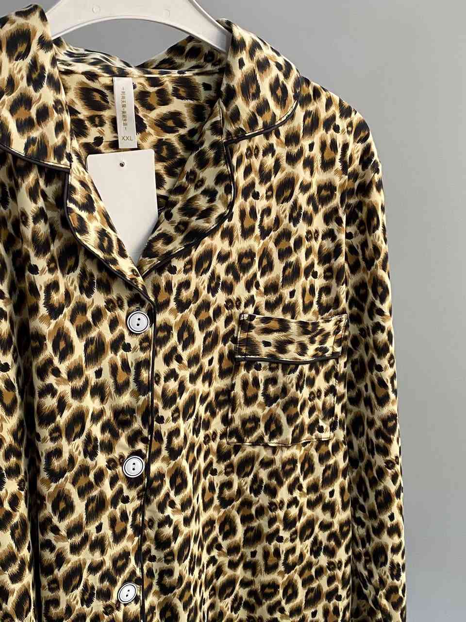 تراكات نسائية جلد نمر واحمر مقفل❤️🎀💕🌸
سعر ١٨ للحجز خاص🌸💕🎀
المسيب بابل


**إذا كنت صاحب هذا الإعلان وتريد حذفه لأي سبب، رجاءا أرسل رسالة إلى الدعم الفني**