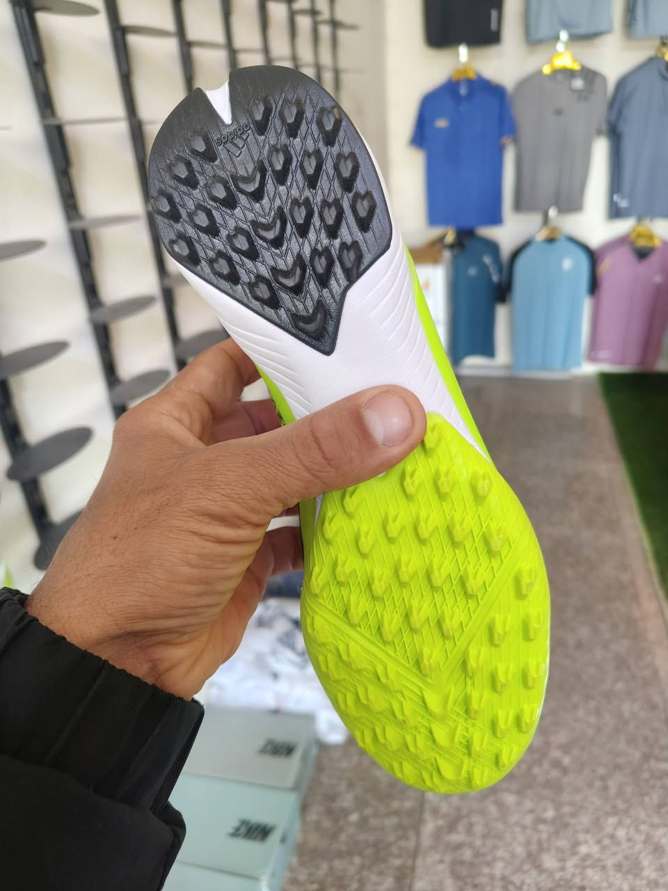 قياس 40 
وكاله مامستخدم 
توصيل موجود


**إذا كنت صاحب هذا الإعلان وتريد حذفه لأي سبب، رجاءا أرسل رسالة إلى الدعم الفني**