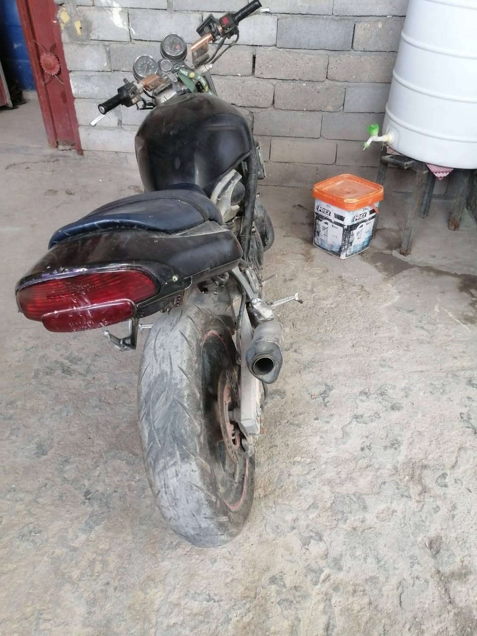 سلام عليكم بطح بانده  للبيع نضيف باقي التفاصيل يم هذه الرقم ***********
