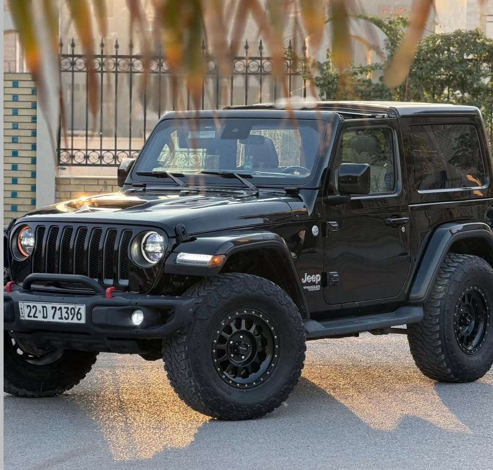 1. الماركة :- جيب
2. نوع الماركة :- رانكلر
3. سنة الصنع :-2020
1C4GJXAN2LW160137-: (VIN) رقم الهيكل .4
5. رقم اللوحة:- أربيل الدولي
6. اللون الخارجي :- اسود
7. اللون الداخلي :- بيجي مع اسود
8. عدد الكيلومترات :- 70 الف ميل
9. نوع الوقود :-بانزين
10. ناقل الحركة :- اوتماتيكي
11. حجم المحرك :- 2000 سنكل توربو
12. عدد الأسطوانات :-4
13. عدد الأبواب :- 3
14. عدد المقاعد :- 4
15. نوع الدفع :- رباعي اوف رود
16. الحالة العامة :- مستخدم أمريكي
17. المواصفات الإضافية ( نضام النقطة العمياء - كاميرا خلفية - شاشة
كبيرة - تحديد سرعة ومثبت سرعة - دبل كير -عليها إضافات هواي من التعديل -وباقي المواصفات المعروفة بفئة الفل مواصفات سبورت ....)
18. الضرر :- جاملغ امامي ايمن مع باب امامي ايمن تصليح فقط
السعر 235 مكانها كربلاء 
***********
