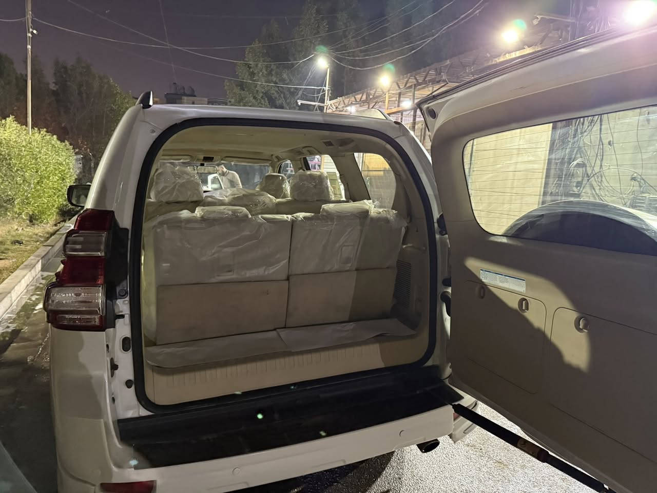 سلام عليكم برادو١٧ ///TXLسياره فول واحد علا واحد فتحه بصمه دبل تانكي 7راكب مدوشمة جلد V6سلندر سياره مري شفط تشغيل عن بعد سياره حداديه كير مكينه تبريد كله علا وضع شركه ماشيه 124الف حقيقي علا وضعها  بيها دعاميات الاامامية مبدلة والخلفية مصبوغة للجمالية فقط تخم تاير جديد مال شركة 
كفاله عامه من صبغ او فتح رقم بغداد بسمي تحويل ثاني يوم سعرها370 وبيهة مجال 
***********5رقم صاحب السيارة
