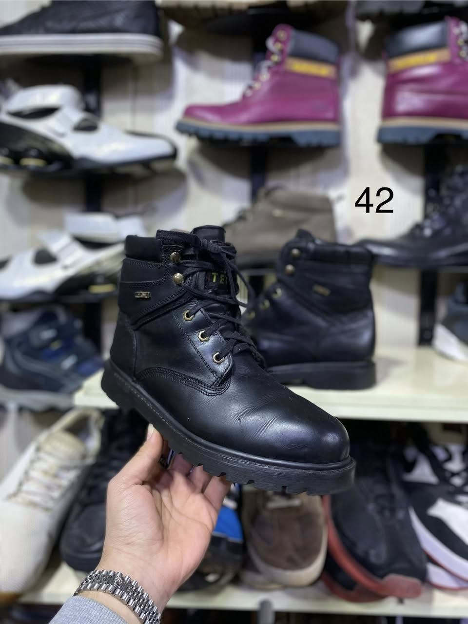 ❤️السلام عليكم شباب 🫆

توفرت وجبه جديده من البوت الأصلي القياسات داخل الصوره

لاستفسار اكثر مراسله الصفحه أو الرقم واتساب ***********

متوفر توصيل لجميع محافظات 🚚🚚
