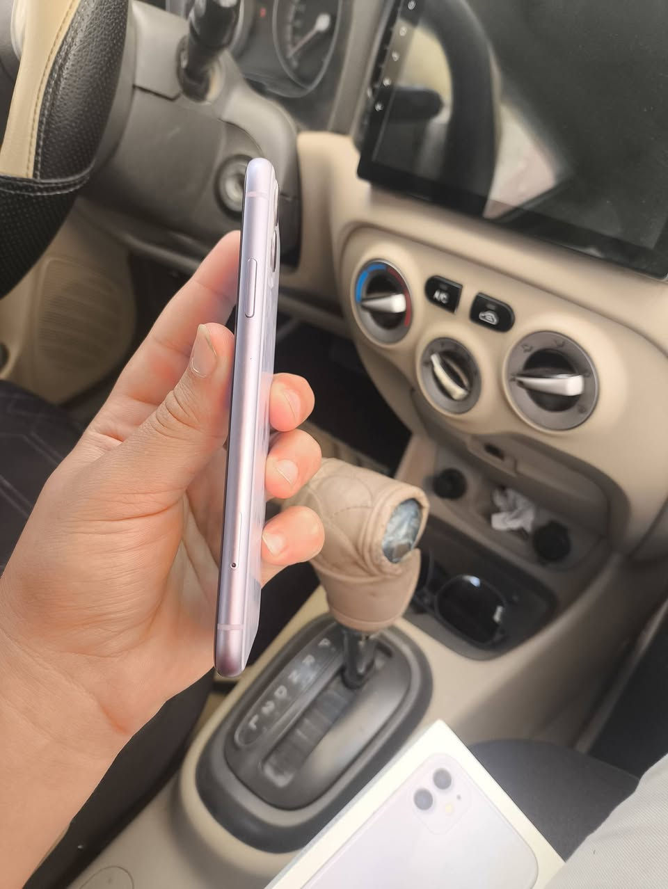 📱 للبيع – iPhone 11 (عادي) 📱
🔹 الذاكرة: 64GB
🔋 البطارية: 76% (بلادي)
📦 وياه الكرتونة الأصلية
✅ الجهاز على وضع الشركة
💧 مقاوم للماء

المواصفات: ✅ تك سيم شغال طبيعي
✅ واي فاي والشبكات شغالة طبيعي
✅ الكامرات شغالة وتصويرها حيل حلو
✅ الصوت واضح
✅ الهزازات شغالة طبيعي
✅ الشاشة بلادية وغير مستبدلة
✅ Face ID شغال طبيعي
✅ الجهاز شغال بالكامل

📝 ملاحظة: يوجد خطّان بالشاشة، لكن ما مأثرين نهائياً على الاستخدام، وتصليحهم يكلف تقريباً 15 ألف دينار.

💰 السعر: 190 ألف دينار (قفلة)

📍 الموقع: الموصل – الأيسر

📞 للتواصل: خاص أو اتصال مباشر
***********
