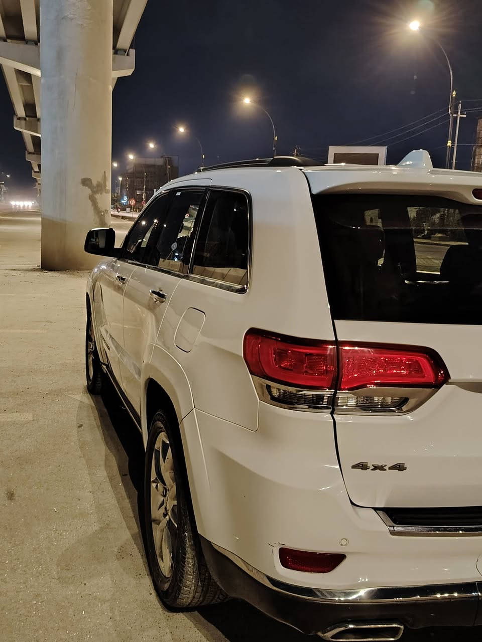 السلام عليكم
جيب سومت موديل 2014
السونار بالمنشور
رقم بغداد بأسمي
مكاني بابل مركزالمدينه
السياره نصبته كلش حلوه وماناقصها كلشي 

كراسي كهرباء 
كراسي خلفيه تدفئه
كراسي اماميات تدفئه تبريد 
كامره خلفيه دواره معه الستيرن  
كشنات جلد 
محرك سته اسلندر 3600
جنطه كهرباء  
خمسه راكب
نضام منحدرات 
شاشه كبيره 
قياده ذاتيه 
كير 8 نمر طياره
مانع نزلاق
حساس مطر
 2قطع تبريد
كروز سرعه 
تبريد بيانو 
شاشه اعطال بل دشبول 
خزن وضعيات الكراسي 
منفذ طاقه 
جنطه كهرباء وذكيه عند القتراب تفتح 
لد امامي ترحيب 
بك لايت لد 
ستيران تحكم كهرباء 
اناره بل مري ترحيب 
تشغيل عن بعد
واتساب***********
الإتصال ***********
