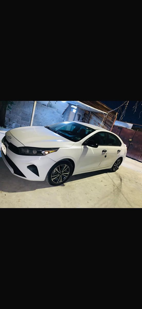 السلام عليكم فورتي 23 ماشية 39 مكينة دوش 2000 سيارة على وضع امريكا صور الحادث بالمنشور نص فول رقم اربيل بأسمي تريد تحويل تريد وكالة 
السعر /152 وبيهه مجال 
العنوان / بغداد 
الهاتف/***********
