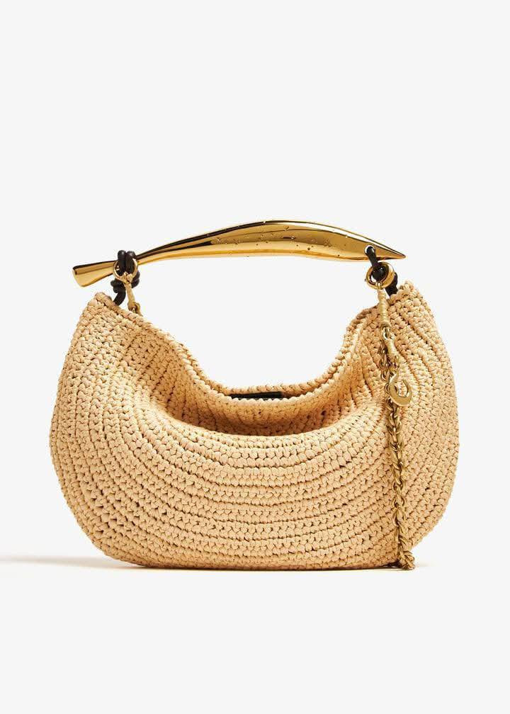 جنطة بوتيكا موديل سردين الجنطة مميزة ونادرة ولا غلط الأختام بداخلها موجودة الحجم كبيرة السعر ١٢٥ ألف ✨💯


**إذا كنت صاحب هذا الإعلان وتريد حذفه لأي سبب، رجاءا أرسل رسالة إلى الدعم الفني**